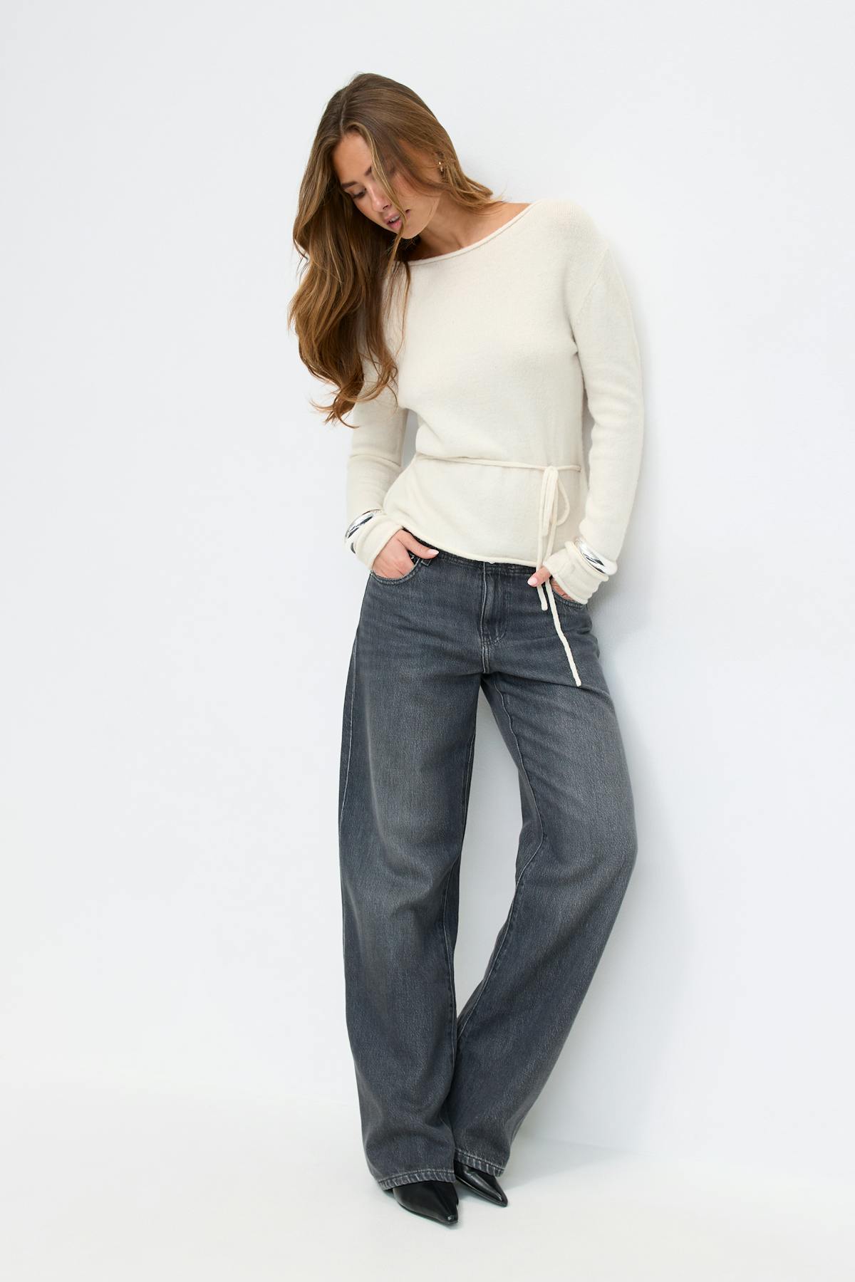 Knitted tie top
