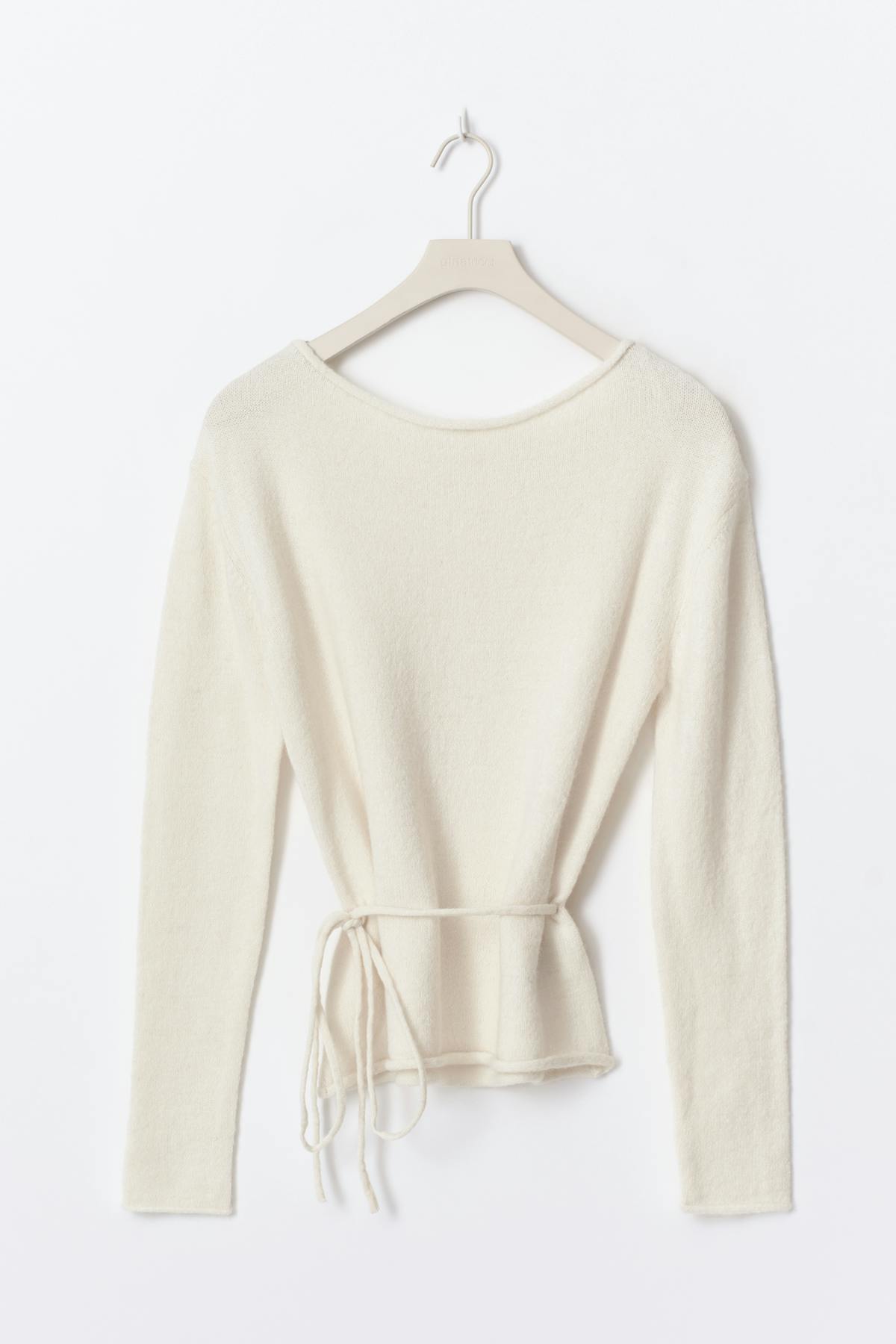Knitted tie top