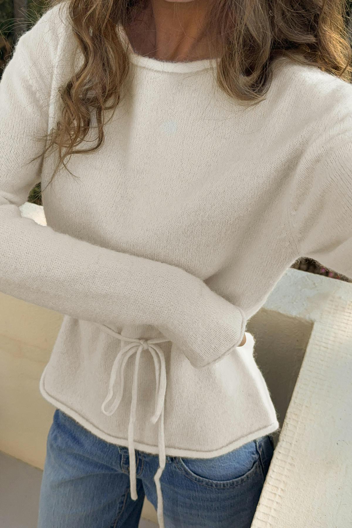 Knitted tie top