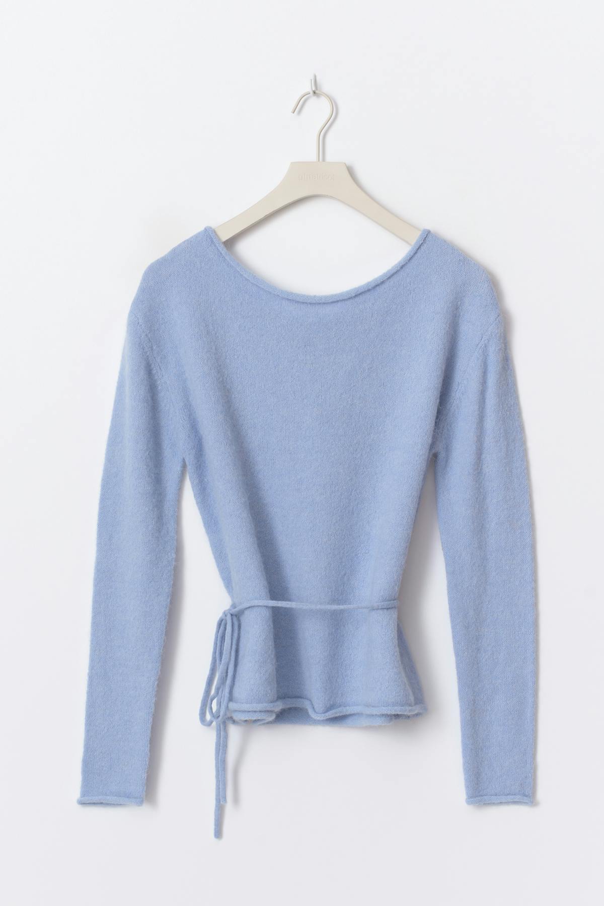 Knitted tie top