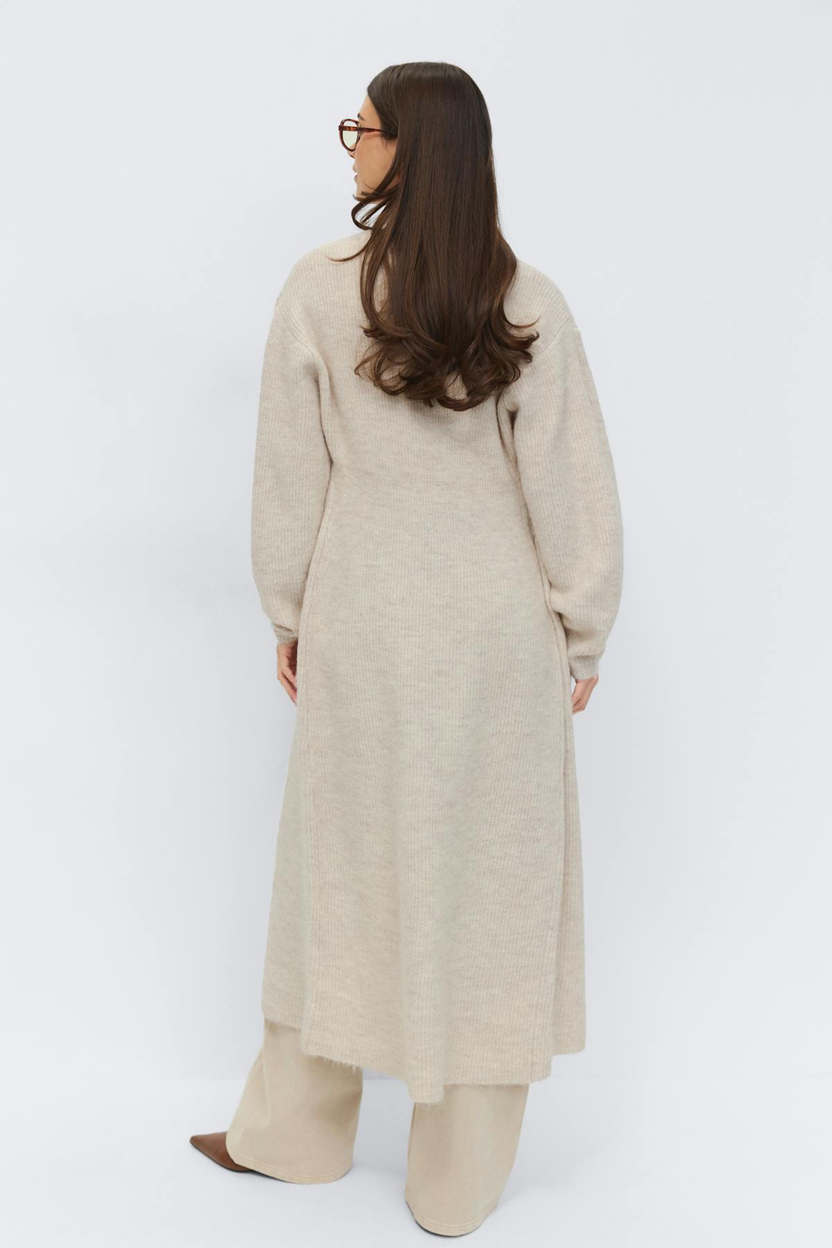 Shaped knitted dress