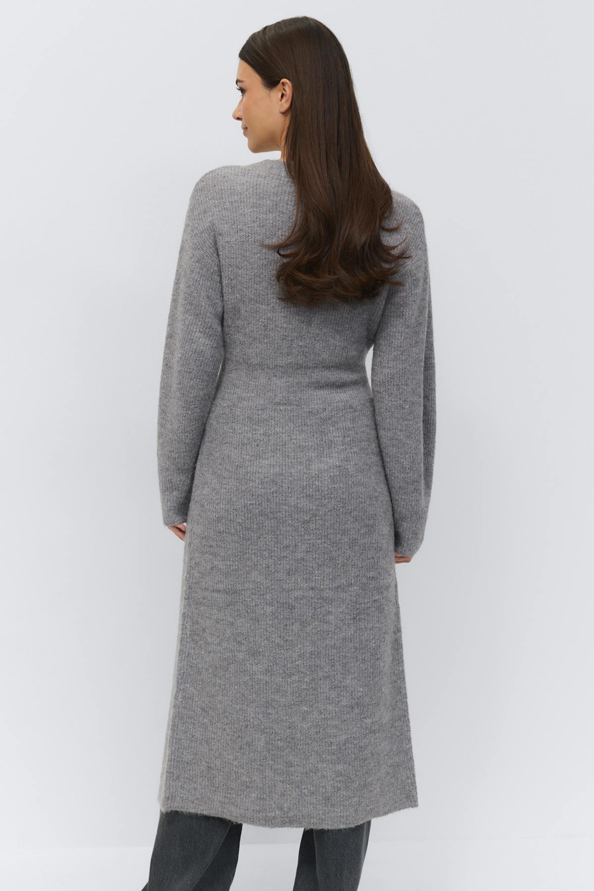 Shaped knitted dress
