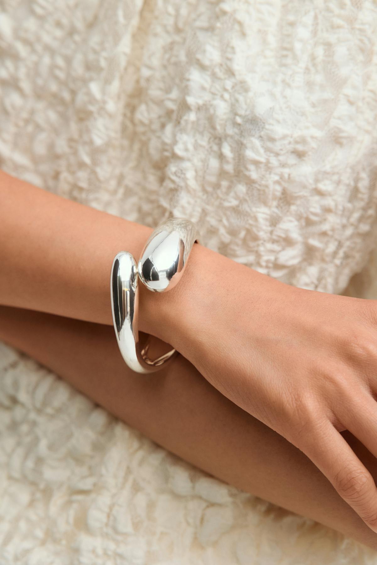 Hug bracelet