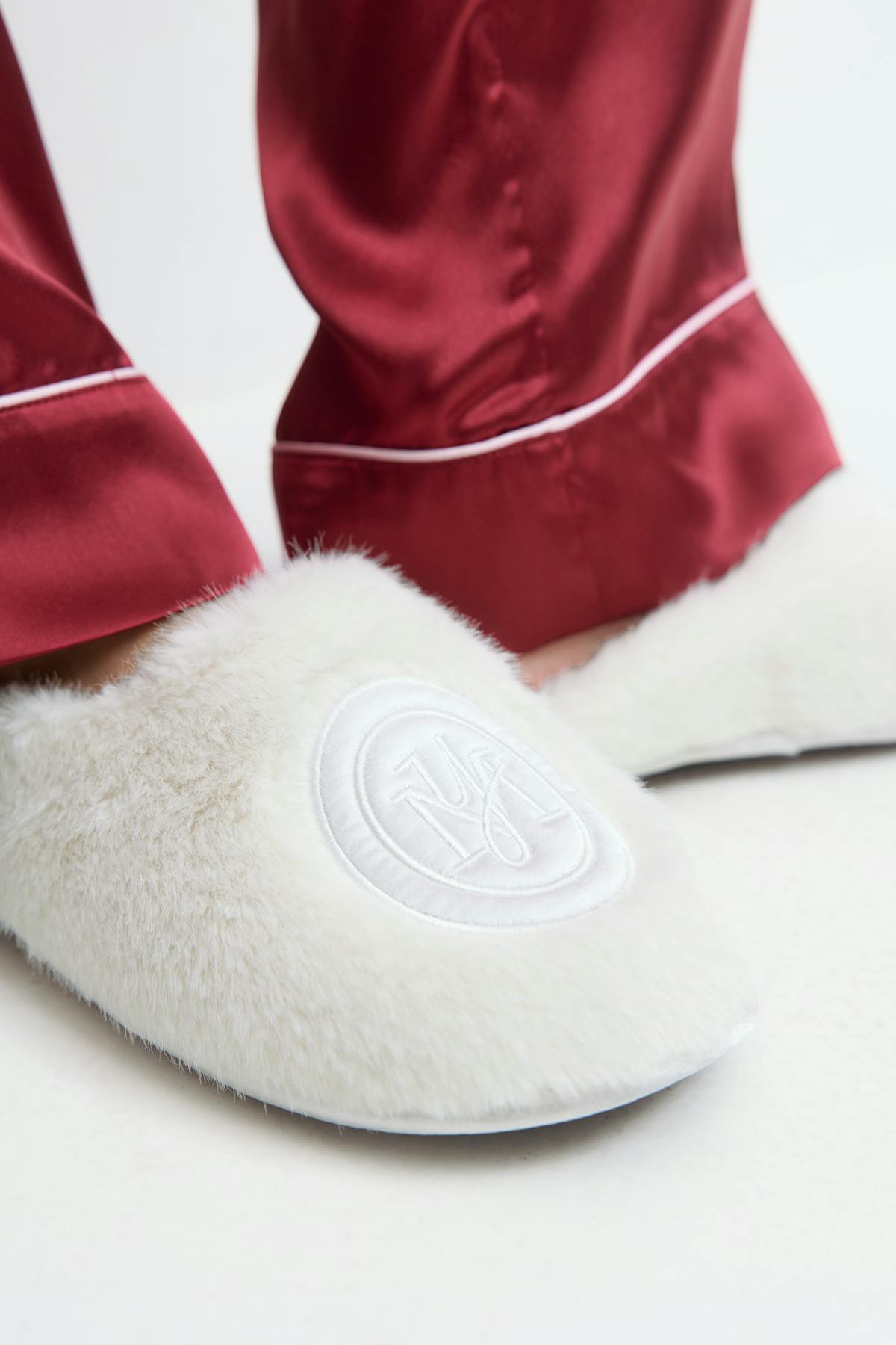 Y faux fur slippers