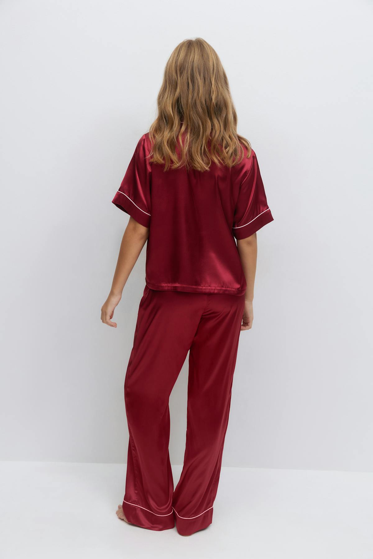 Y satin set