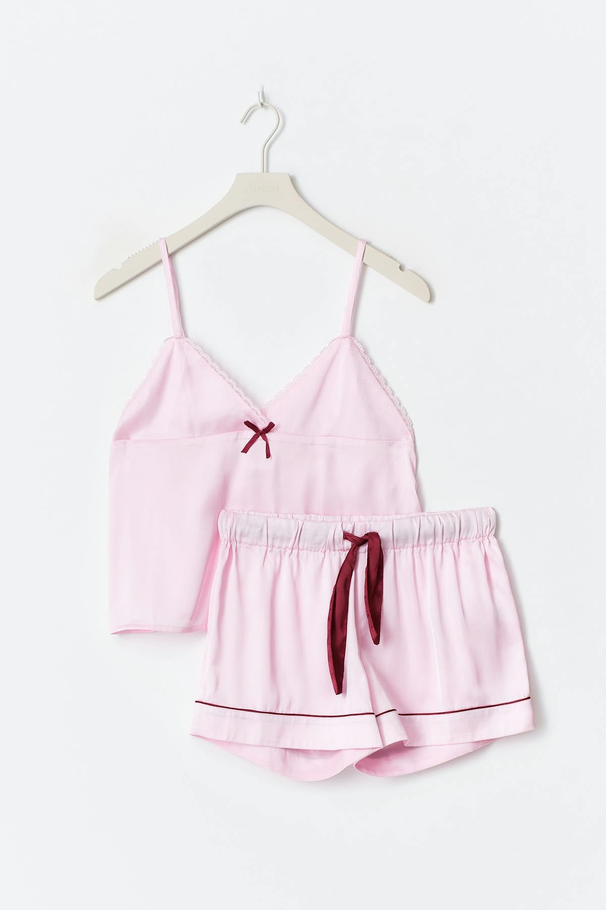 Y satin set