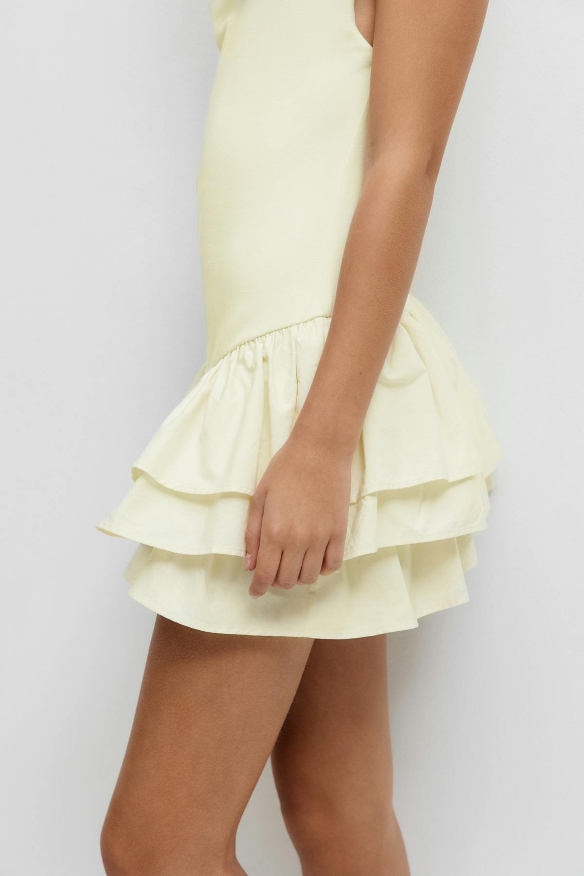 Y frill dress