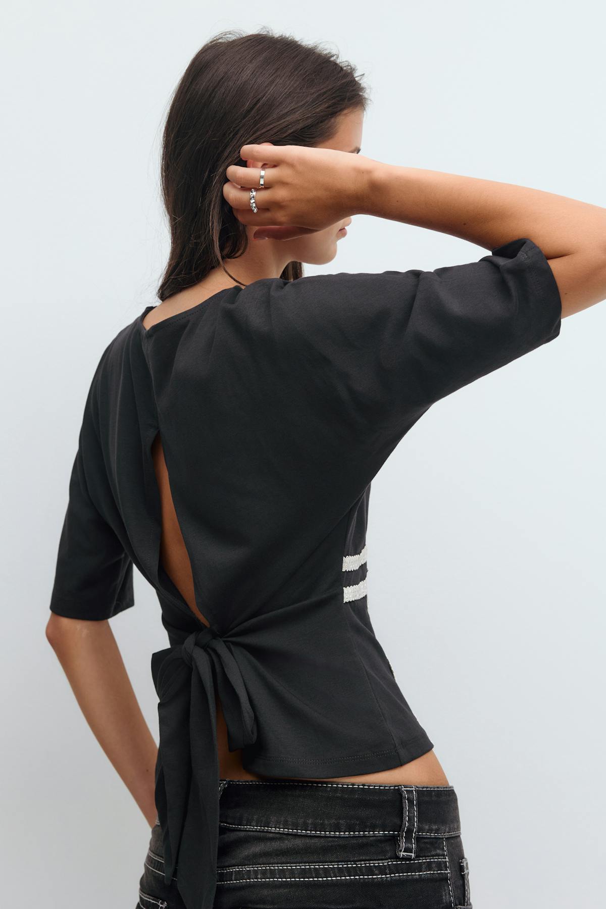 14+ detail tie t-shirt