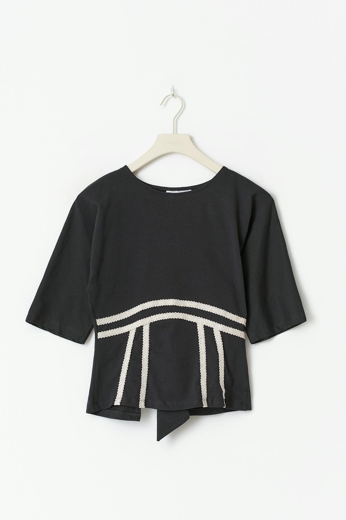 14+ detail tie t-shirt
