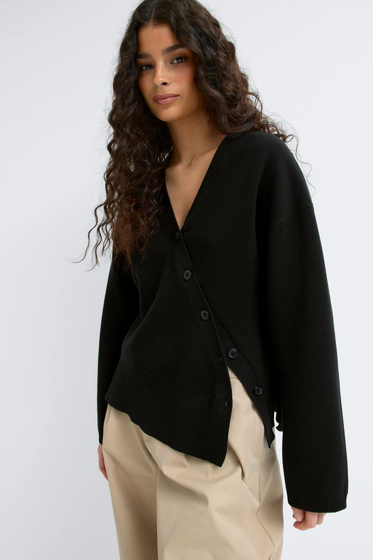 Asymmetric knitted cardigan