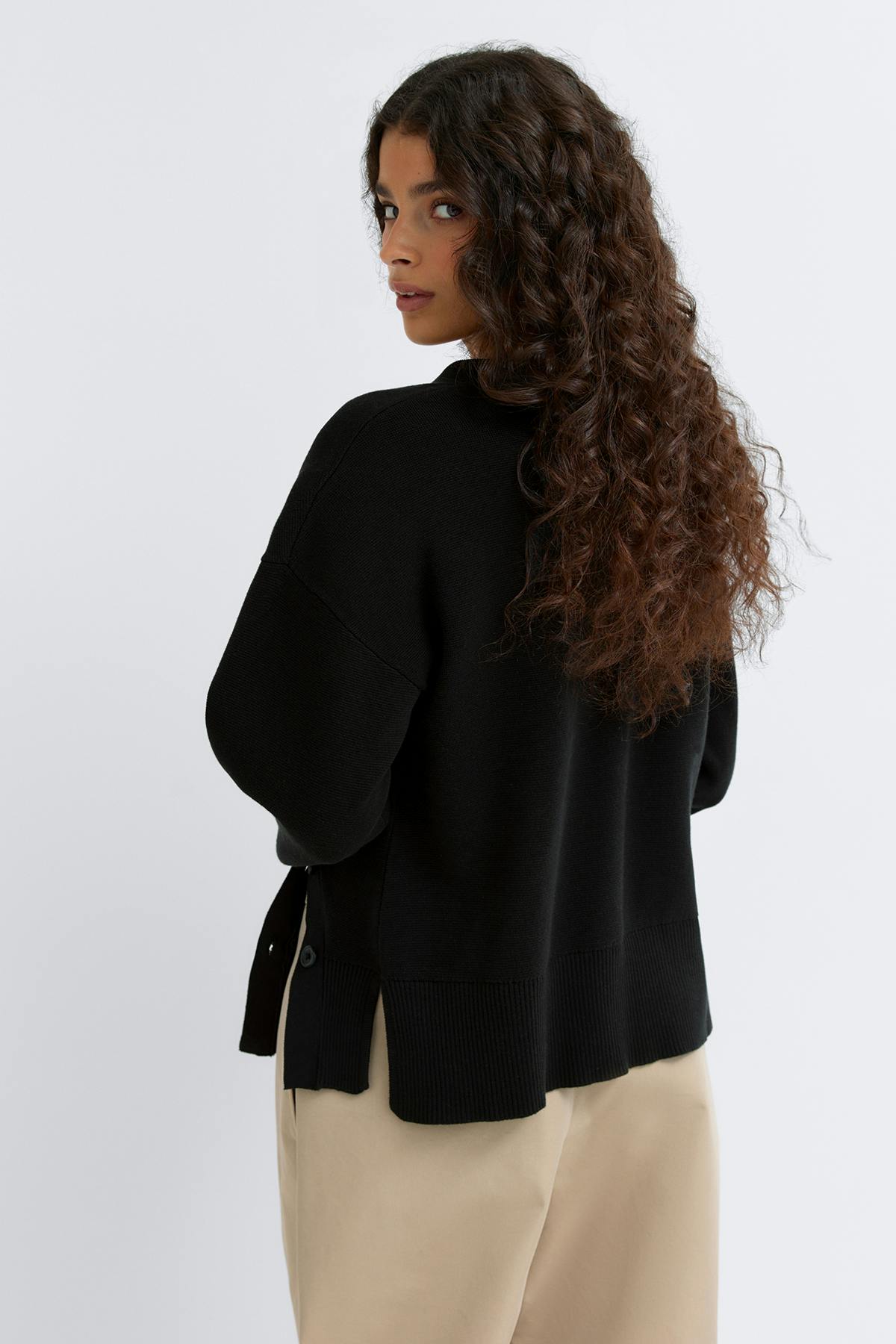 Asymmetric knitted cardigan