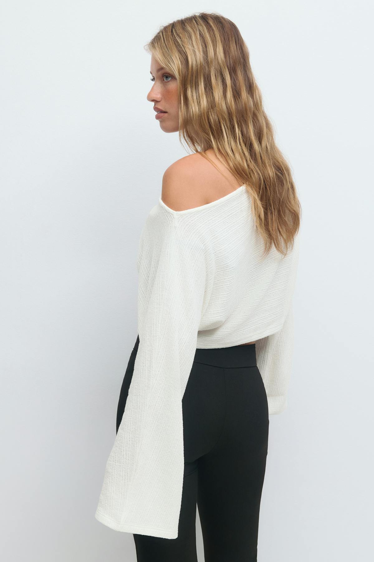 Wide sleeve top