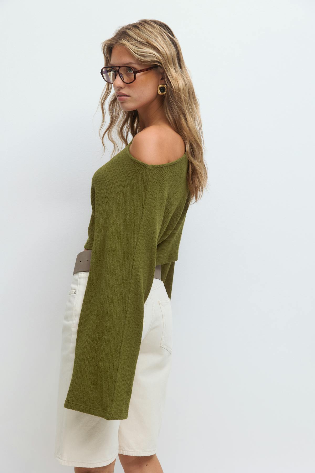 Wide sleeve top