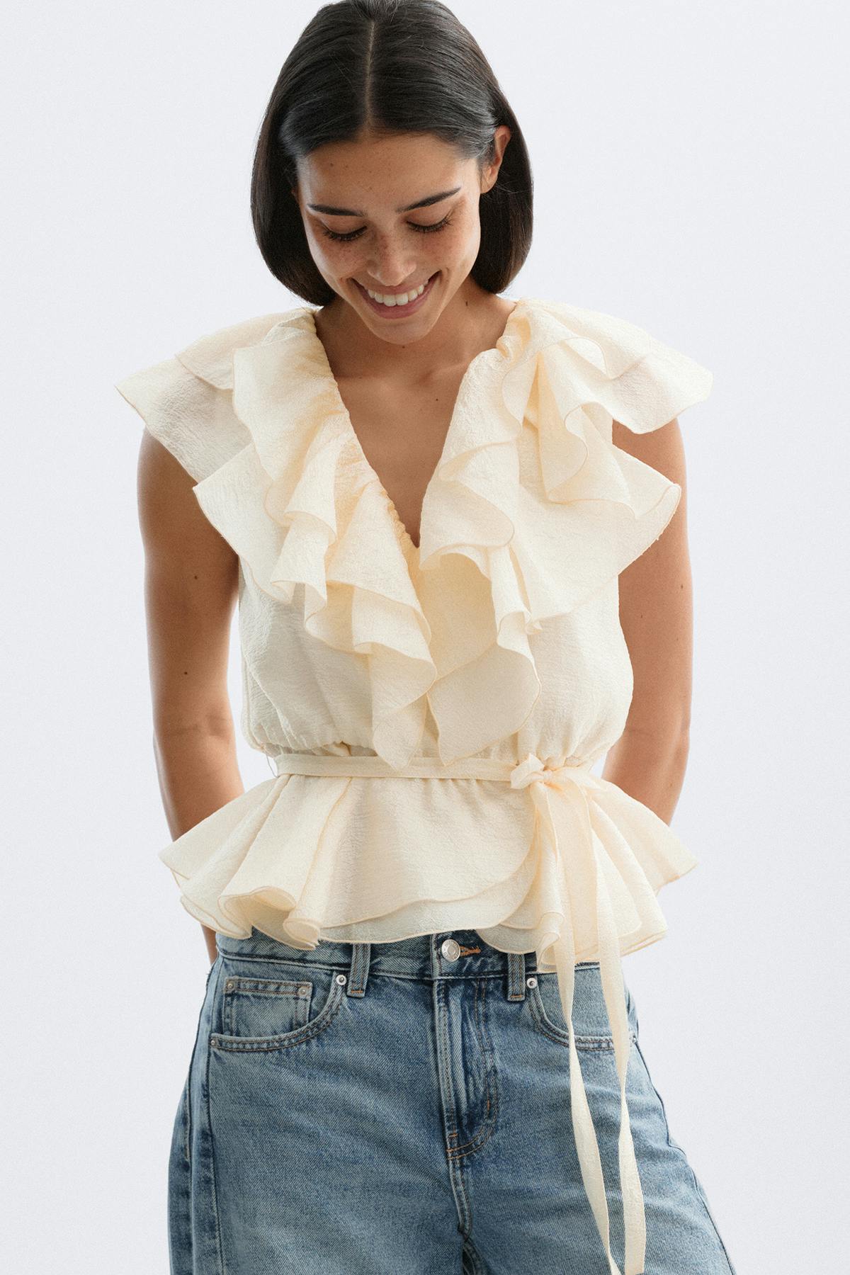 Frill top