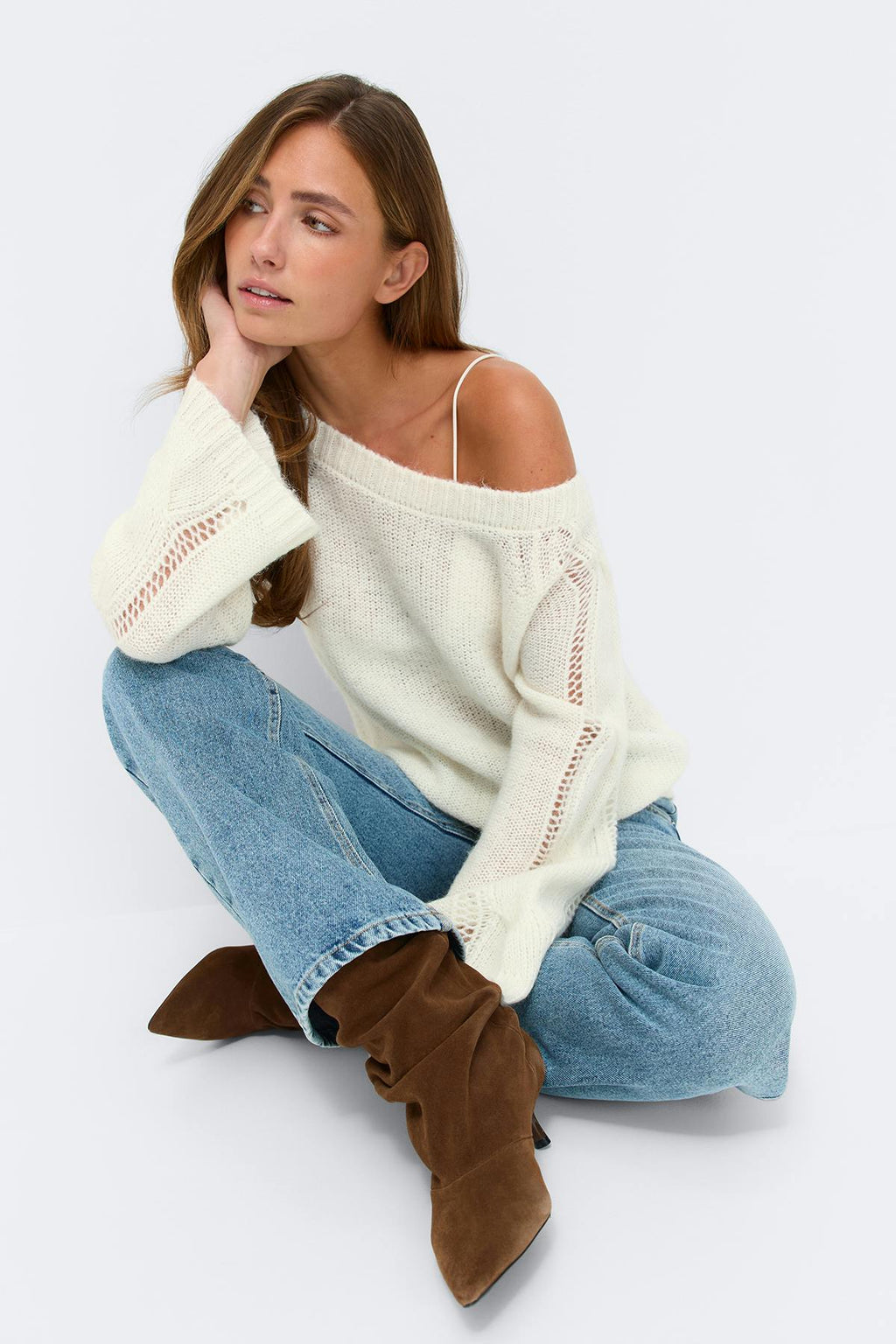 Oversized knitted sweater