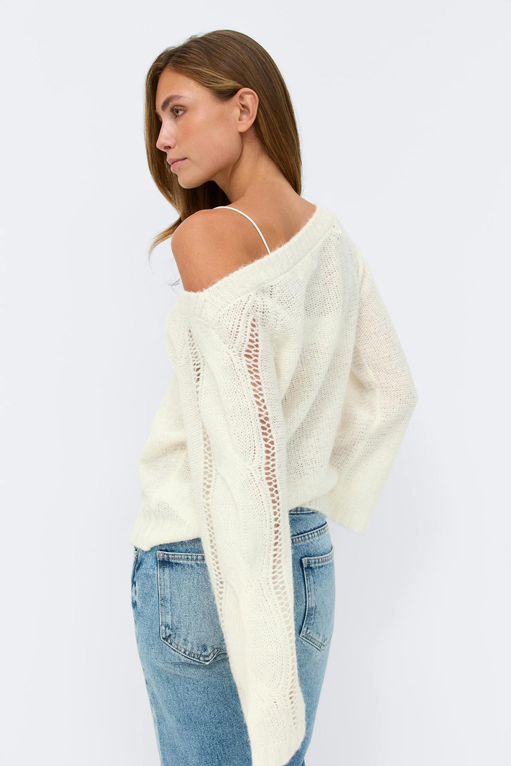 Oversized knitted sweater