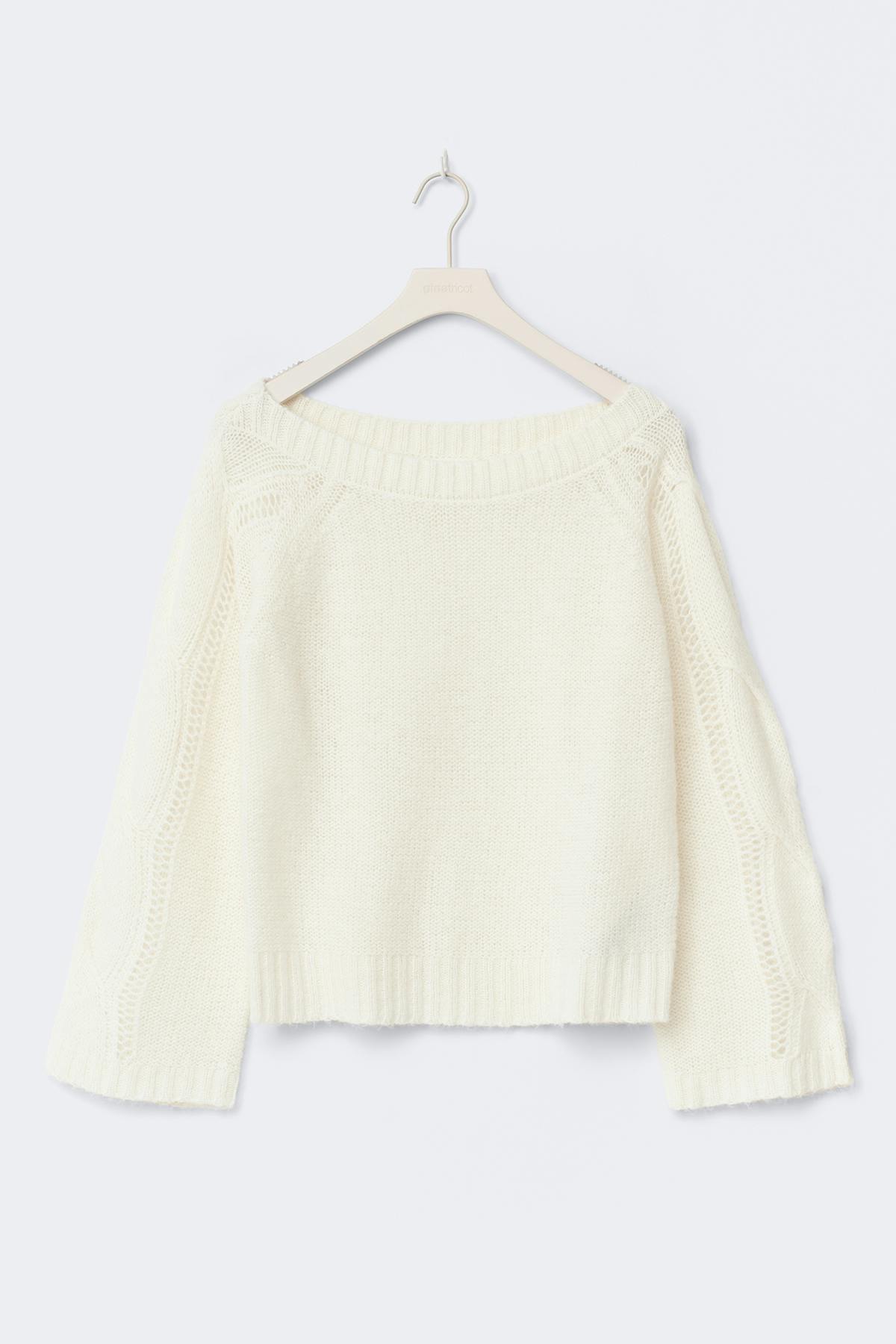 Oversized knitted sweater