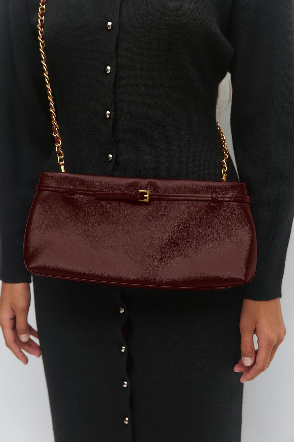 Chain strap clutch bag