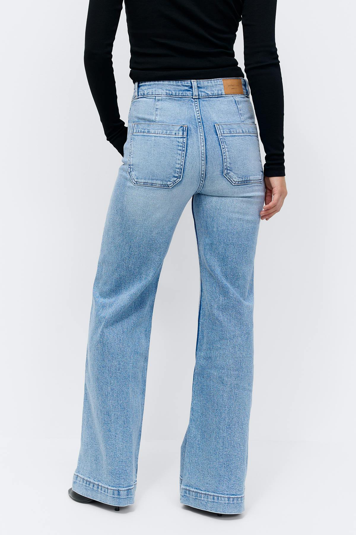 Front pocket flare jeans