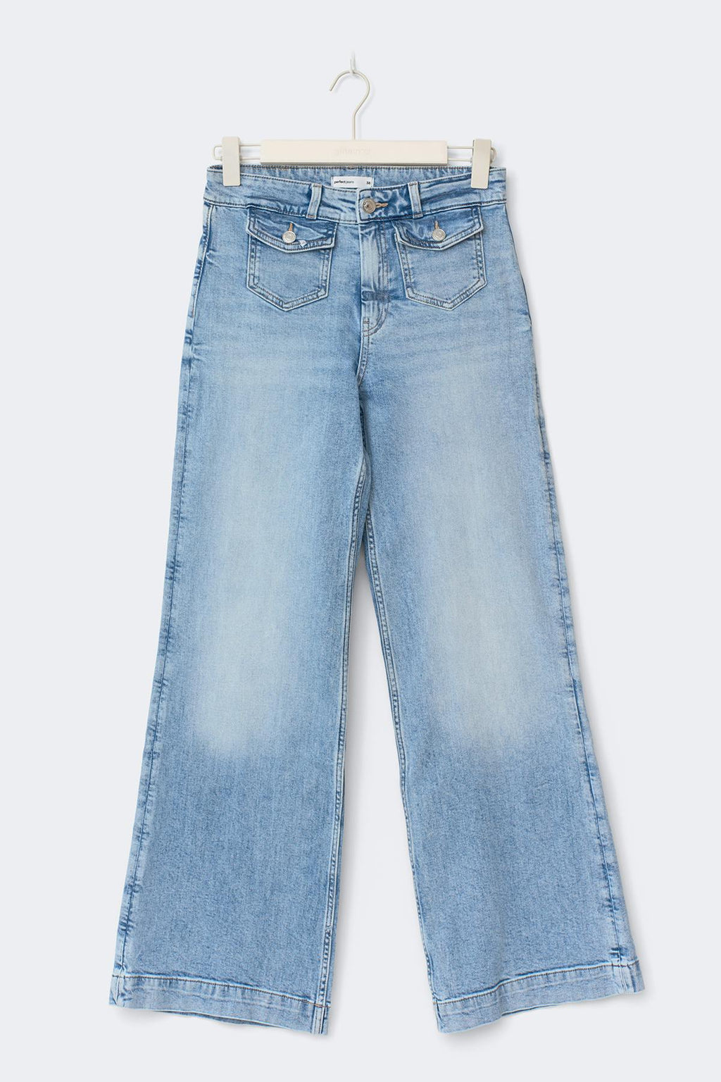 Front pocket flare jeans
