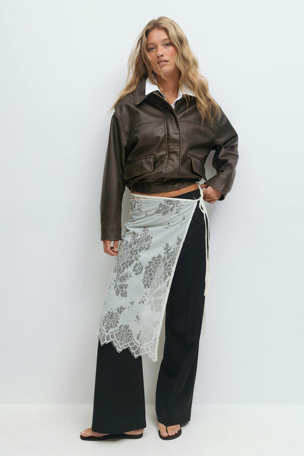 Lace apron skirt