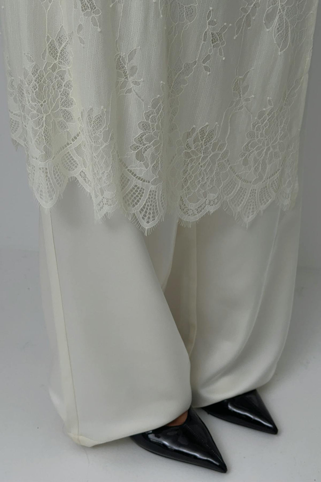 Lace apron skirt