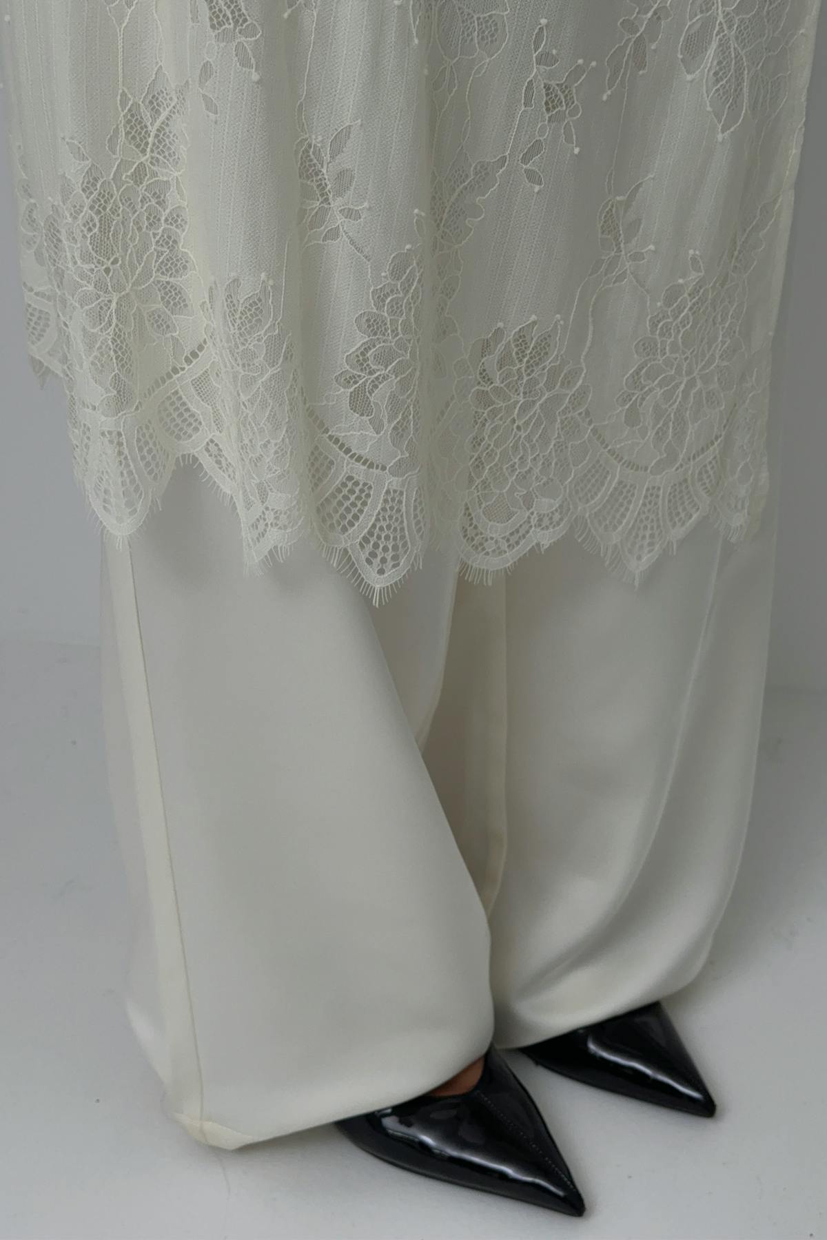 Lace apron skirt
