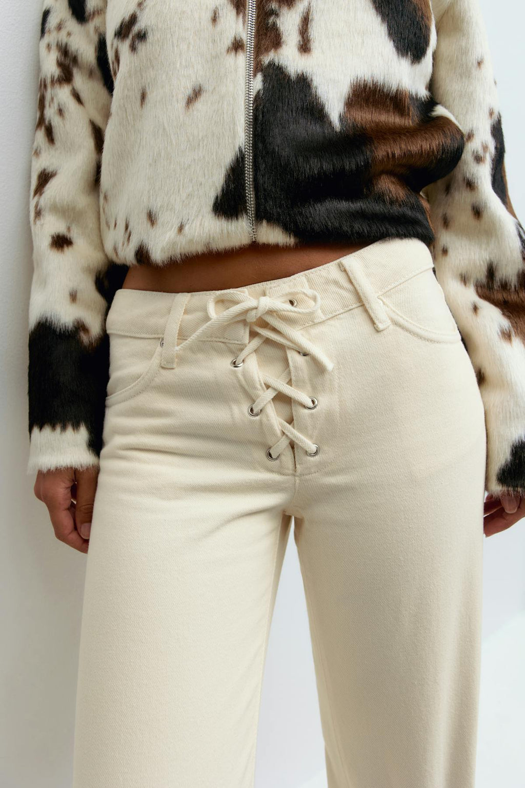 Lacing jeans