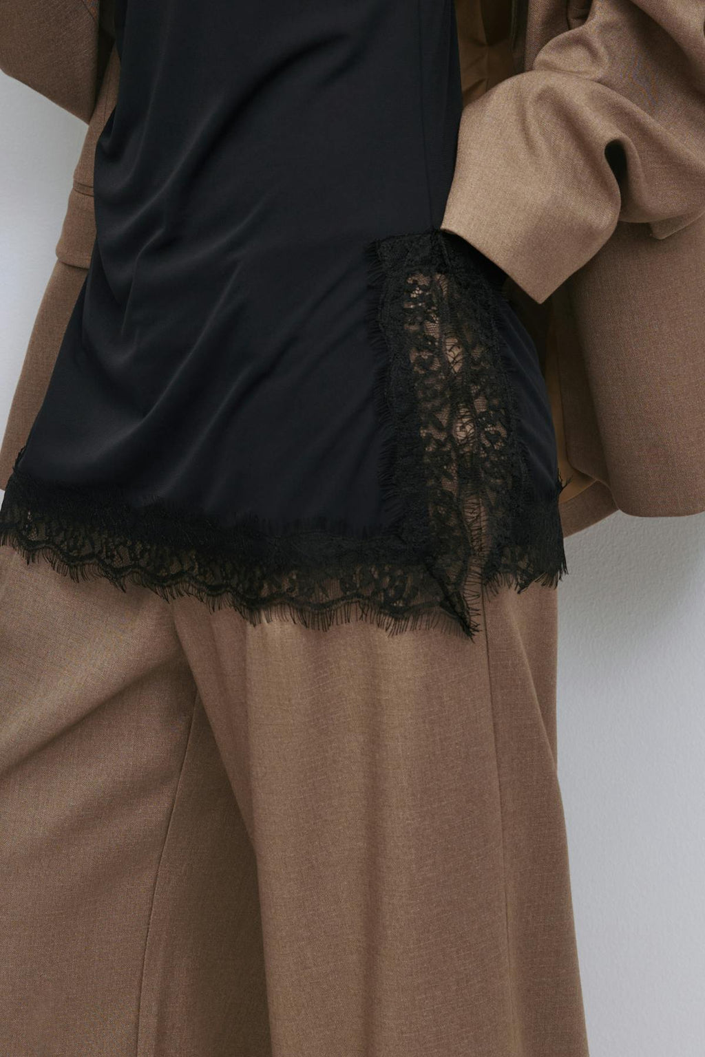 Lace detail singlet