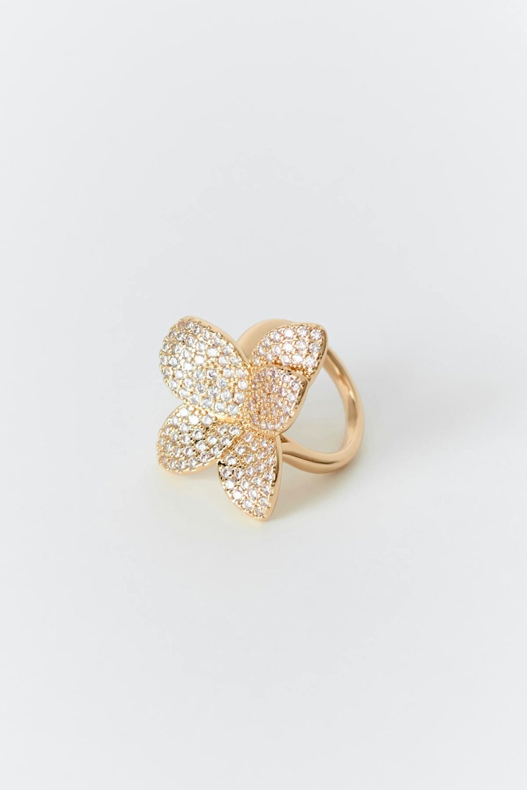 Pave flower ring