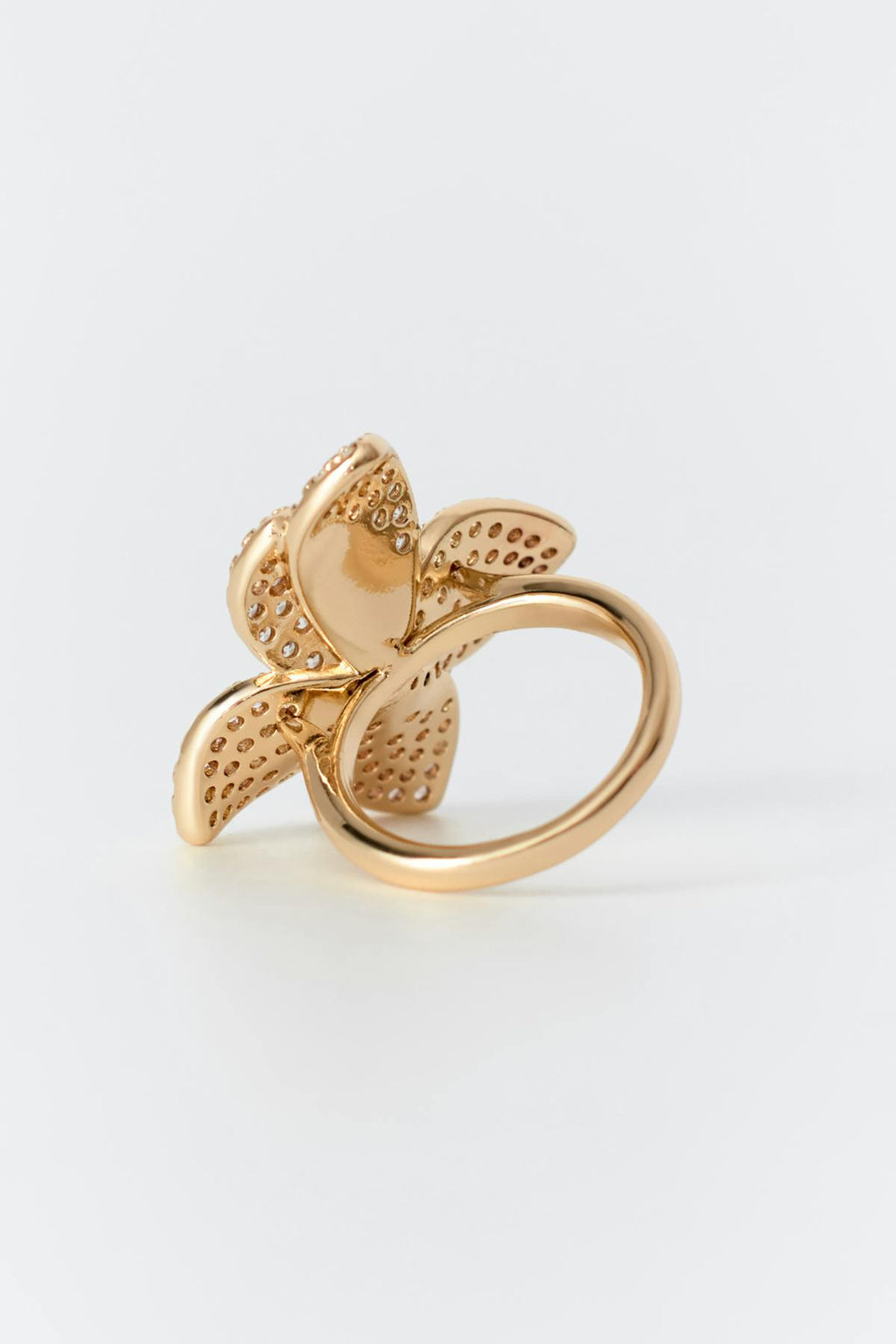 Pave flower ring