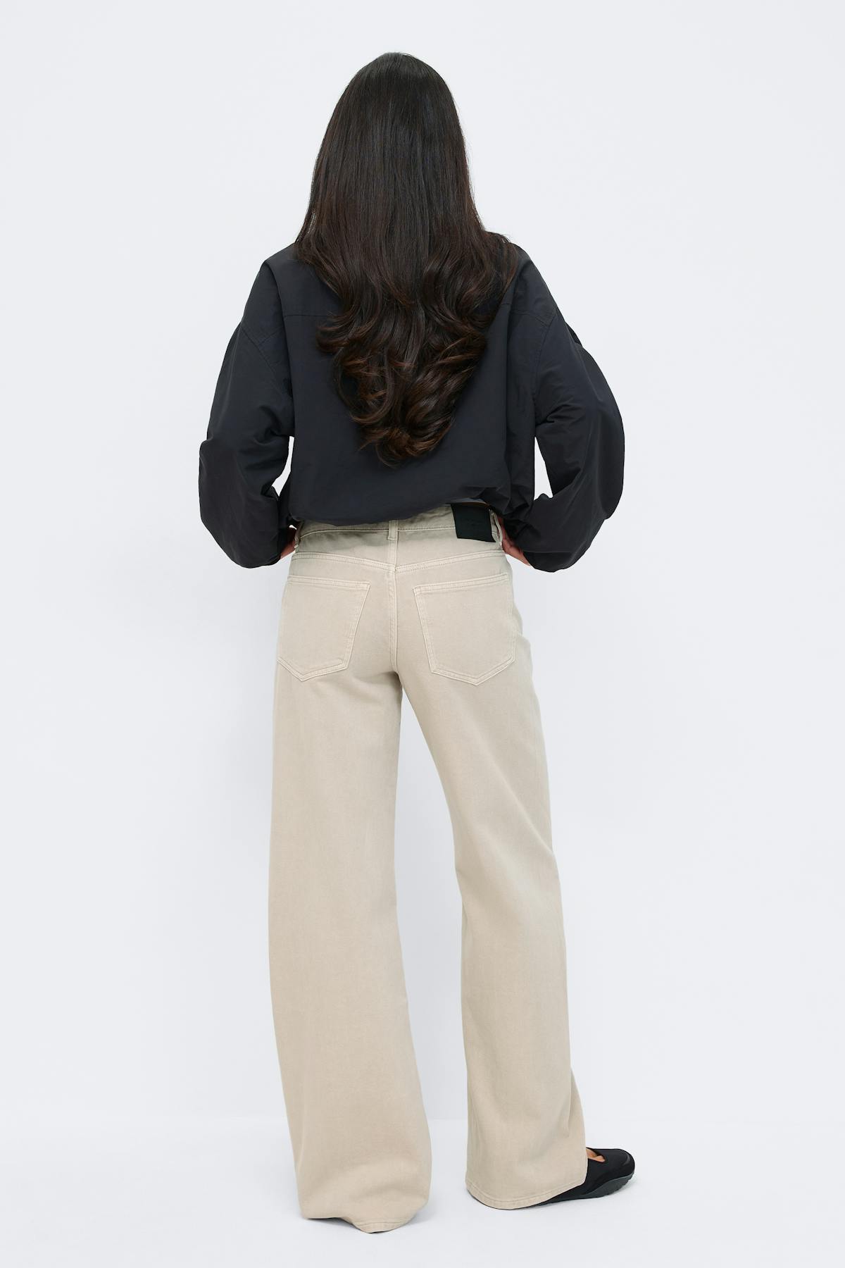 Low wide jeans