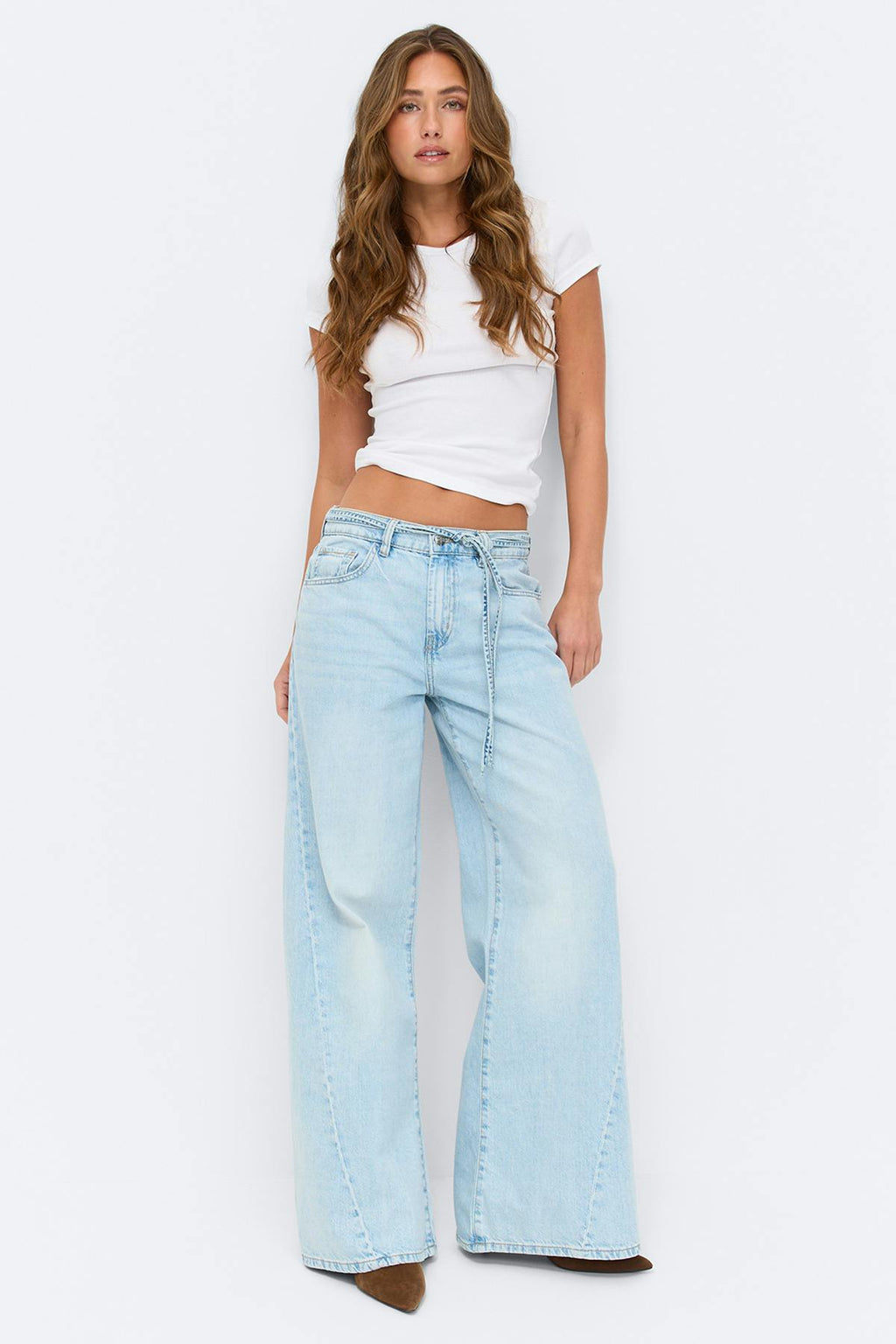 Twisted wide jeans