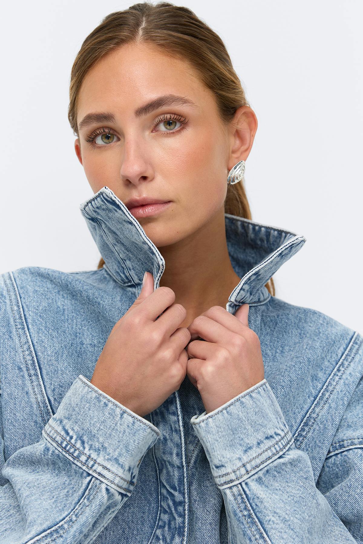 Sculpted denim jacket