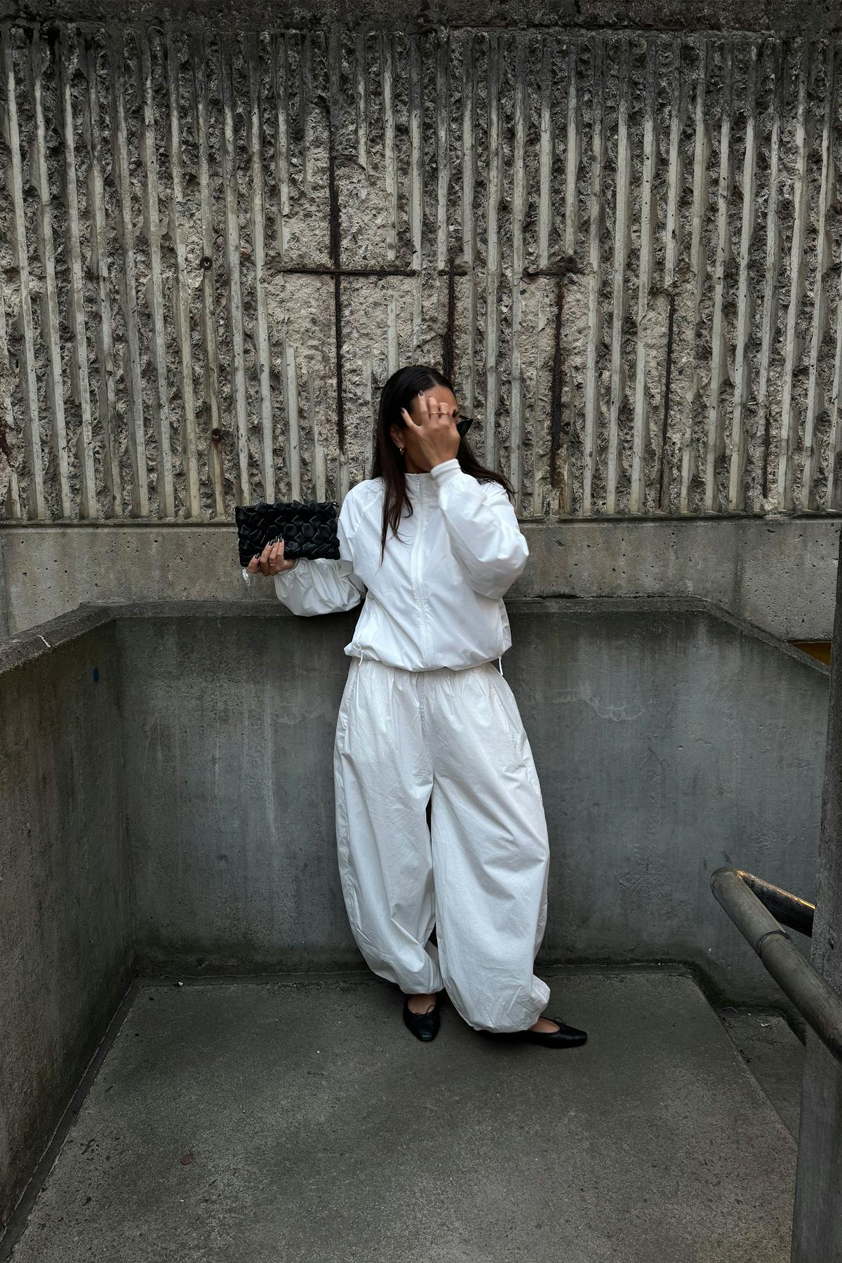 Wide balloon trousers