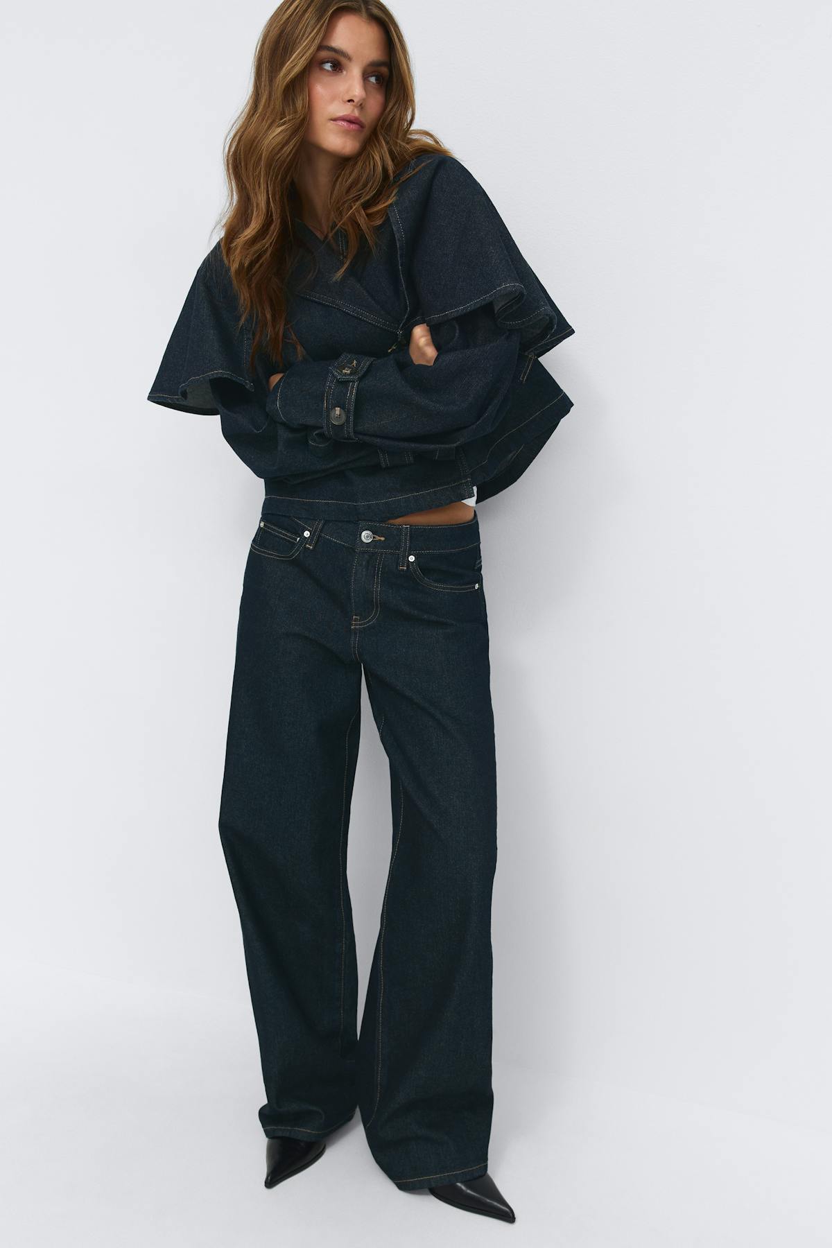 Low wide jeans