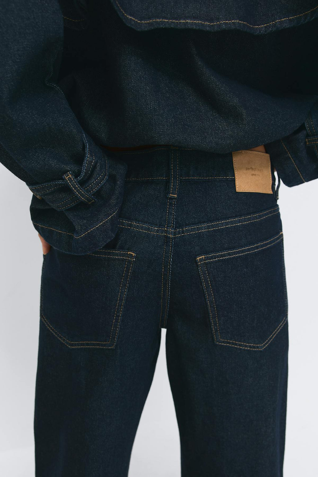 Low wide jeans