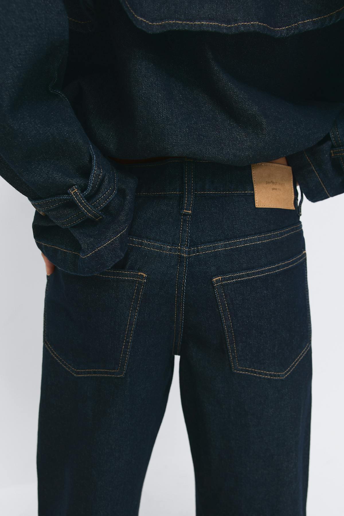Low wide jeans