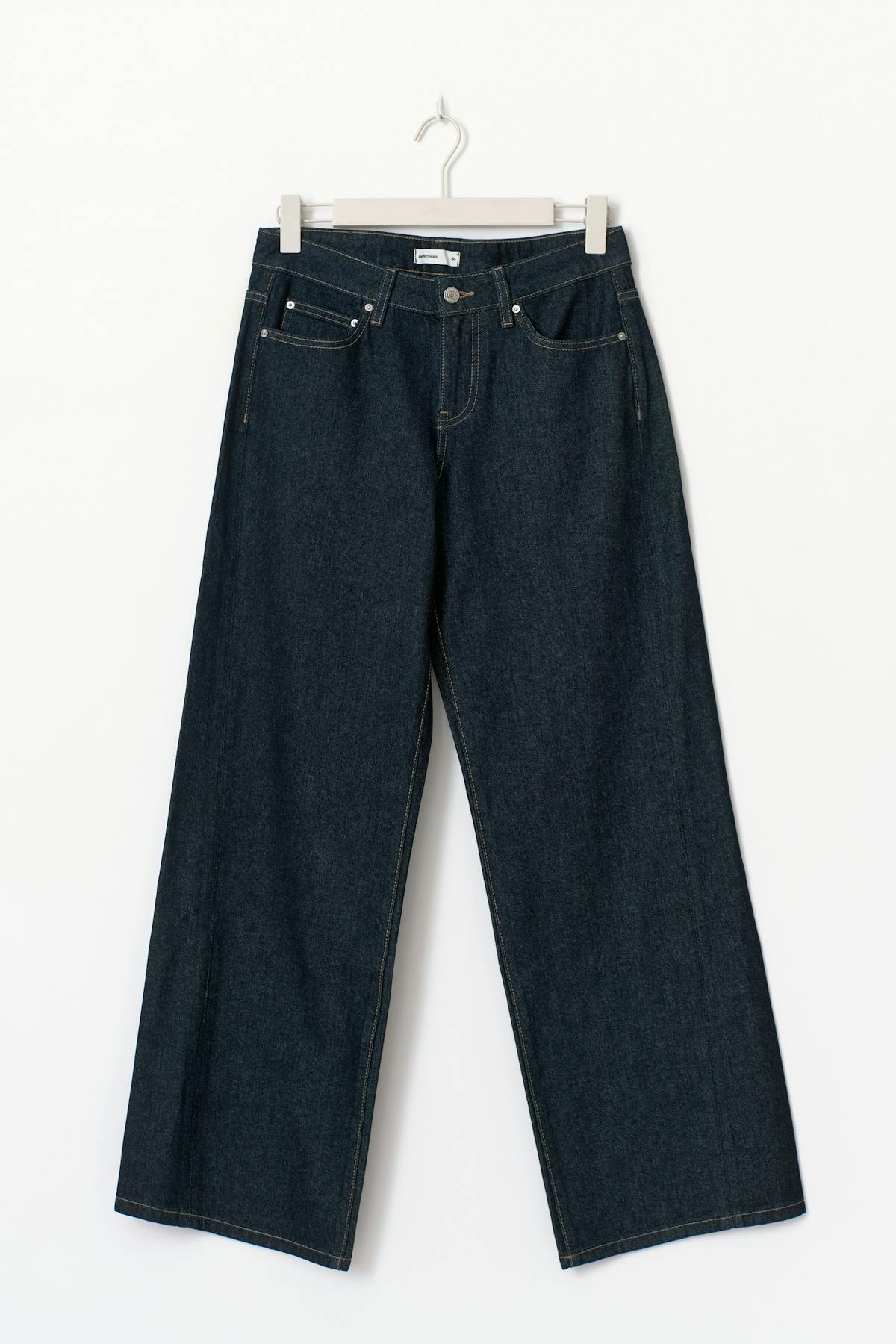 Low wide jeans
