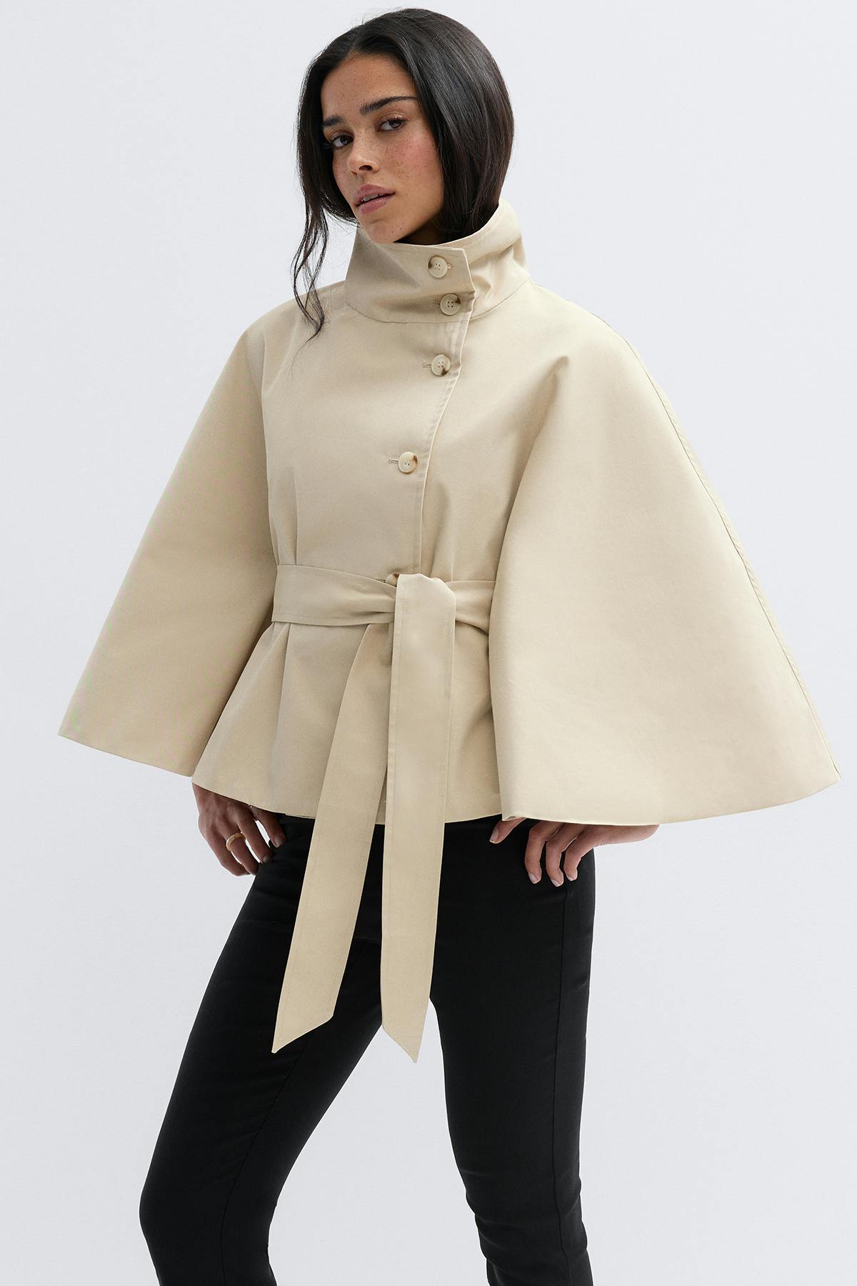 Short cape trench jacket