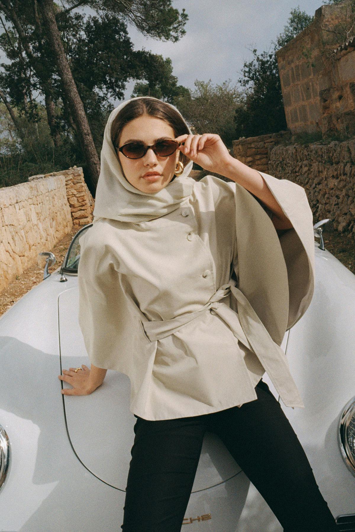 Short cape trench jacket