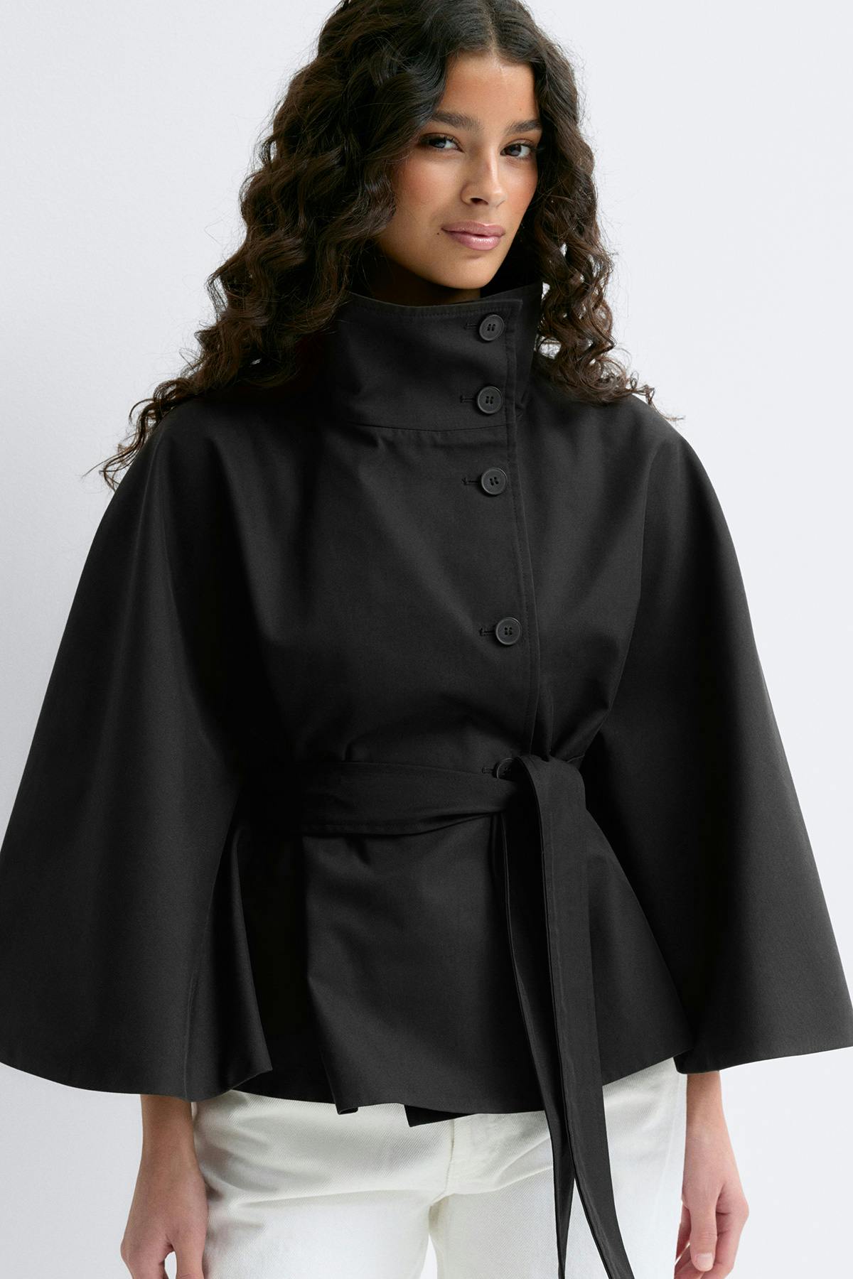 Short cape trench jacket