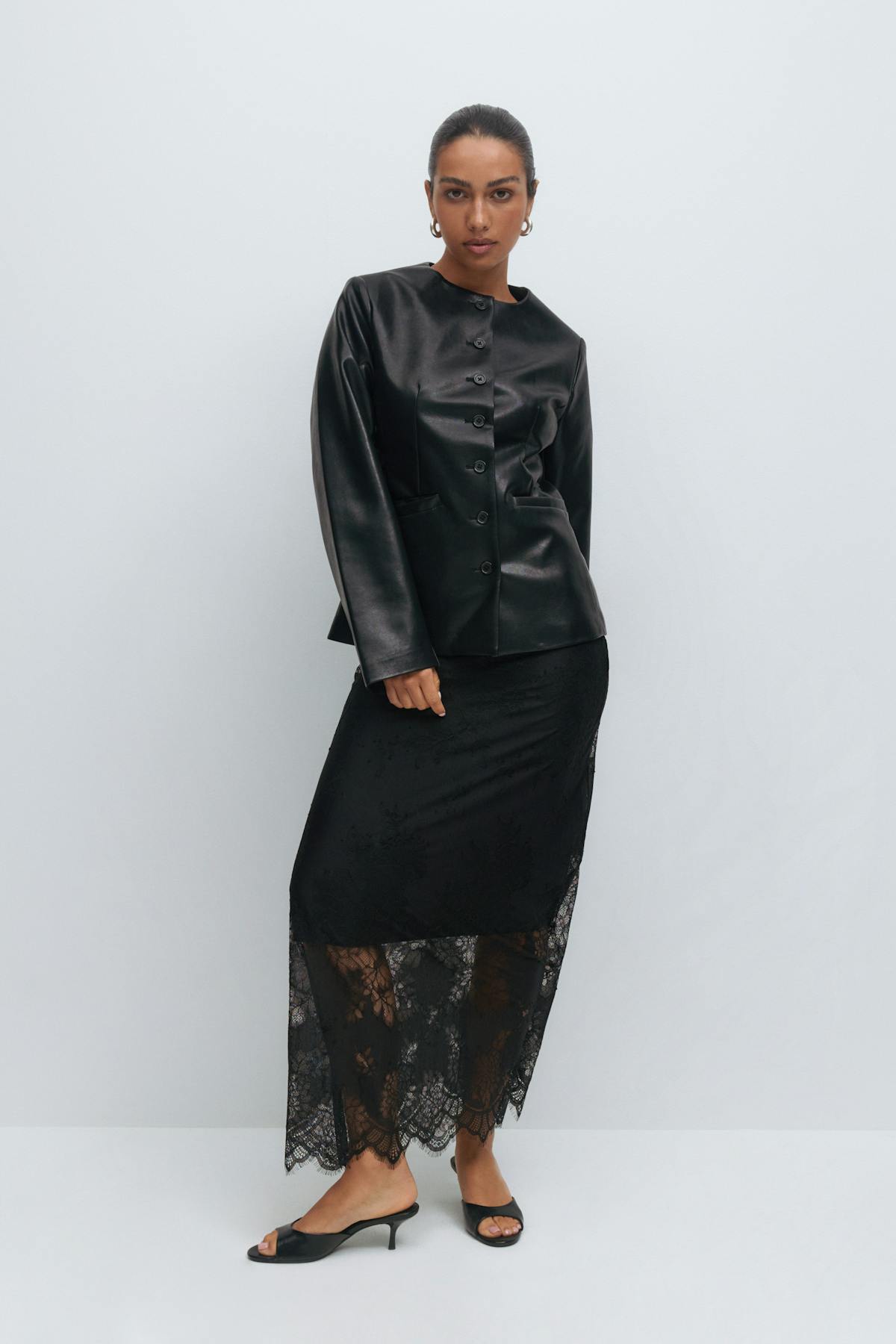 Lace skirt