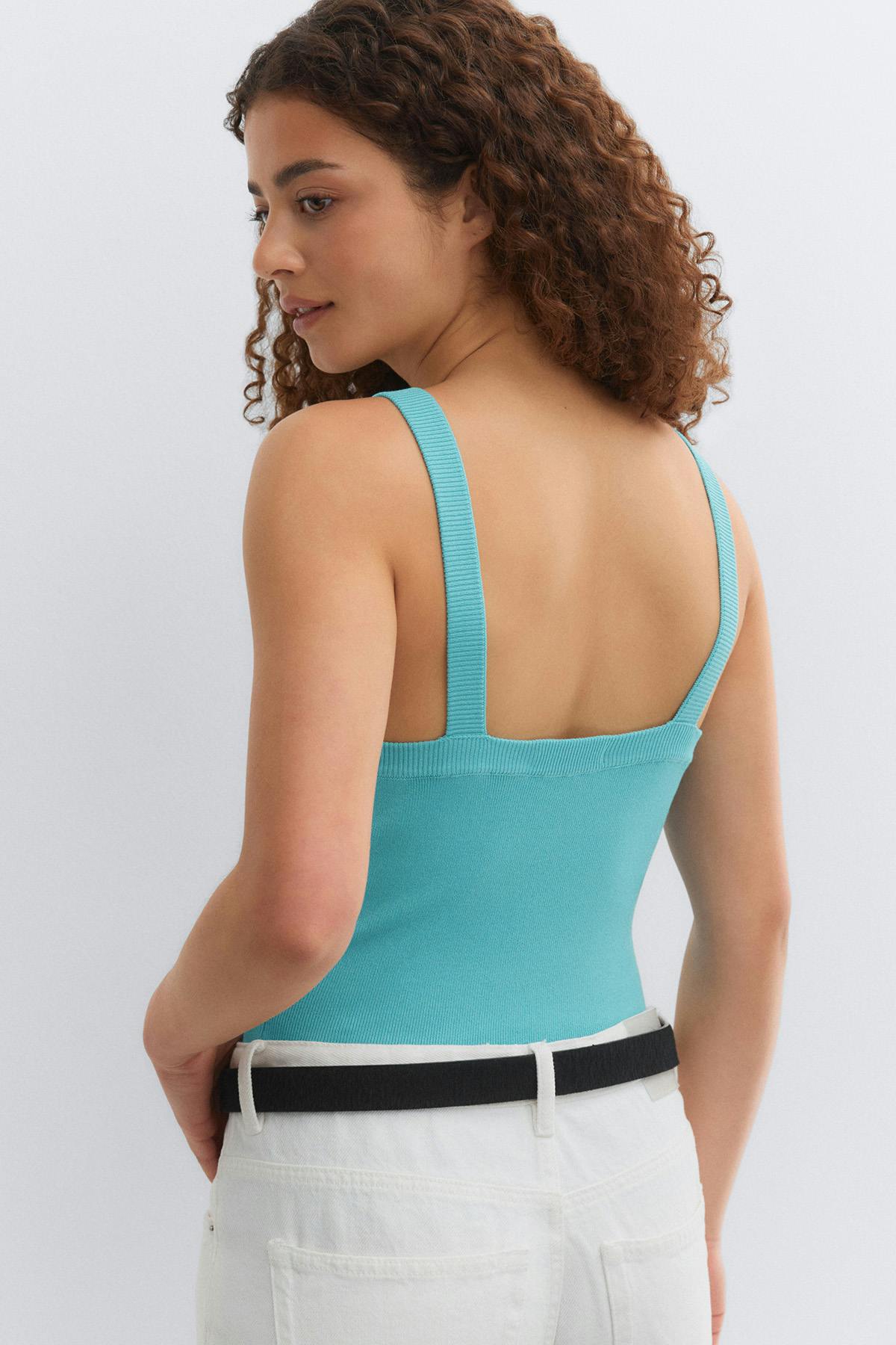 Knitted singlet