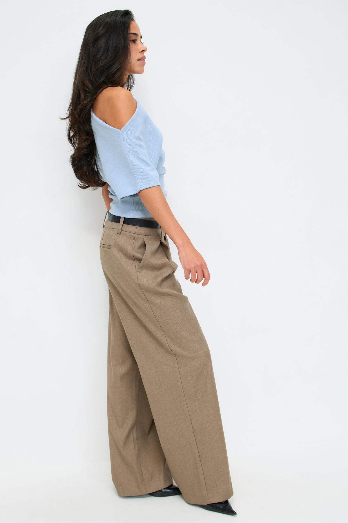 Soft asymmetric top