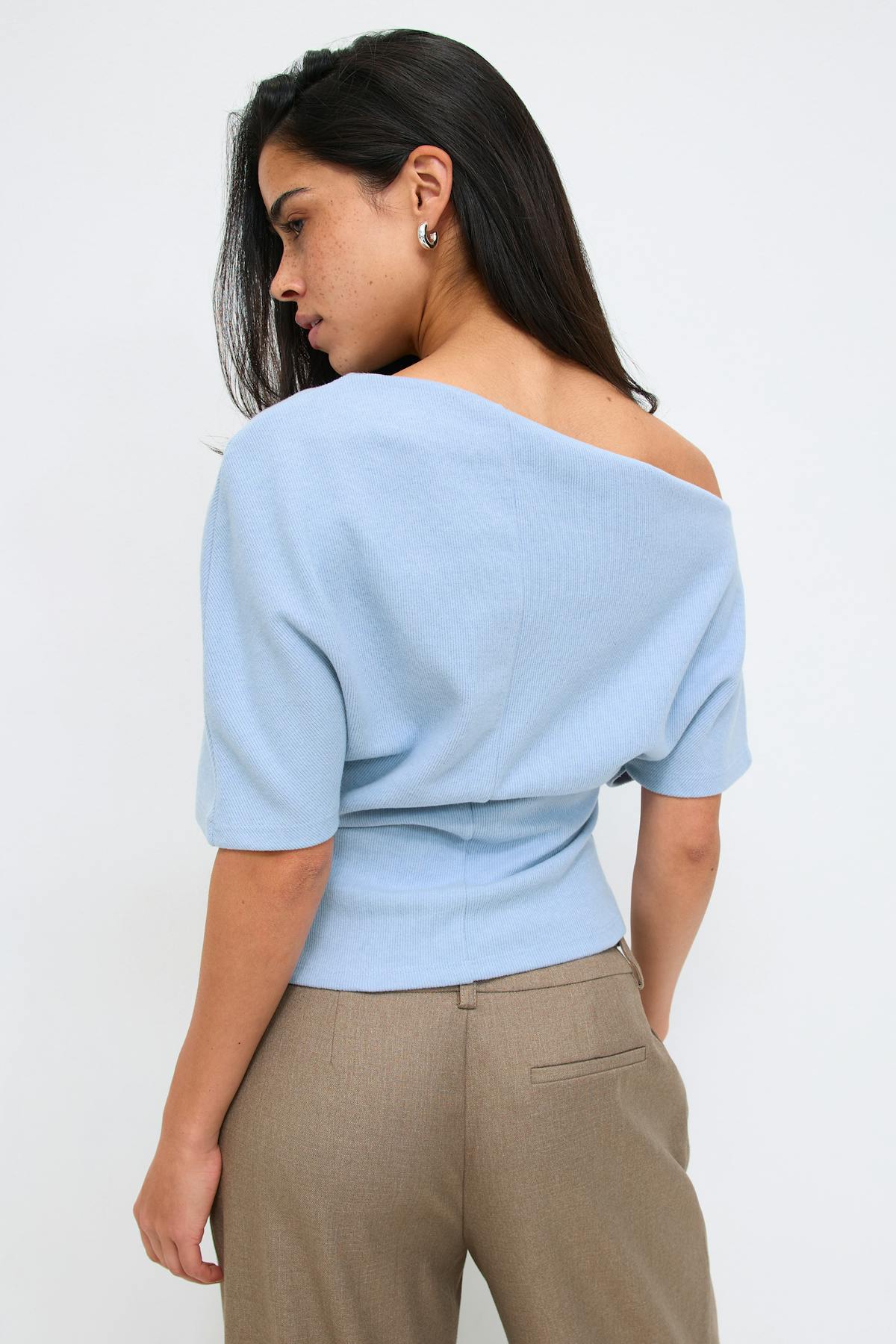 Soft asymmetric top
