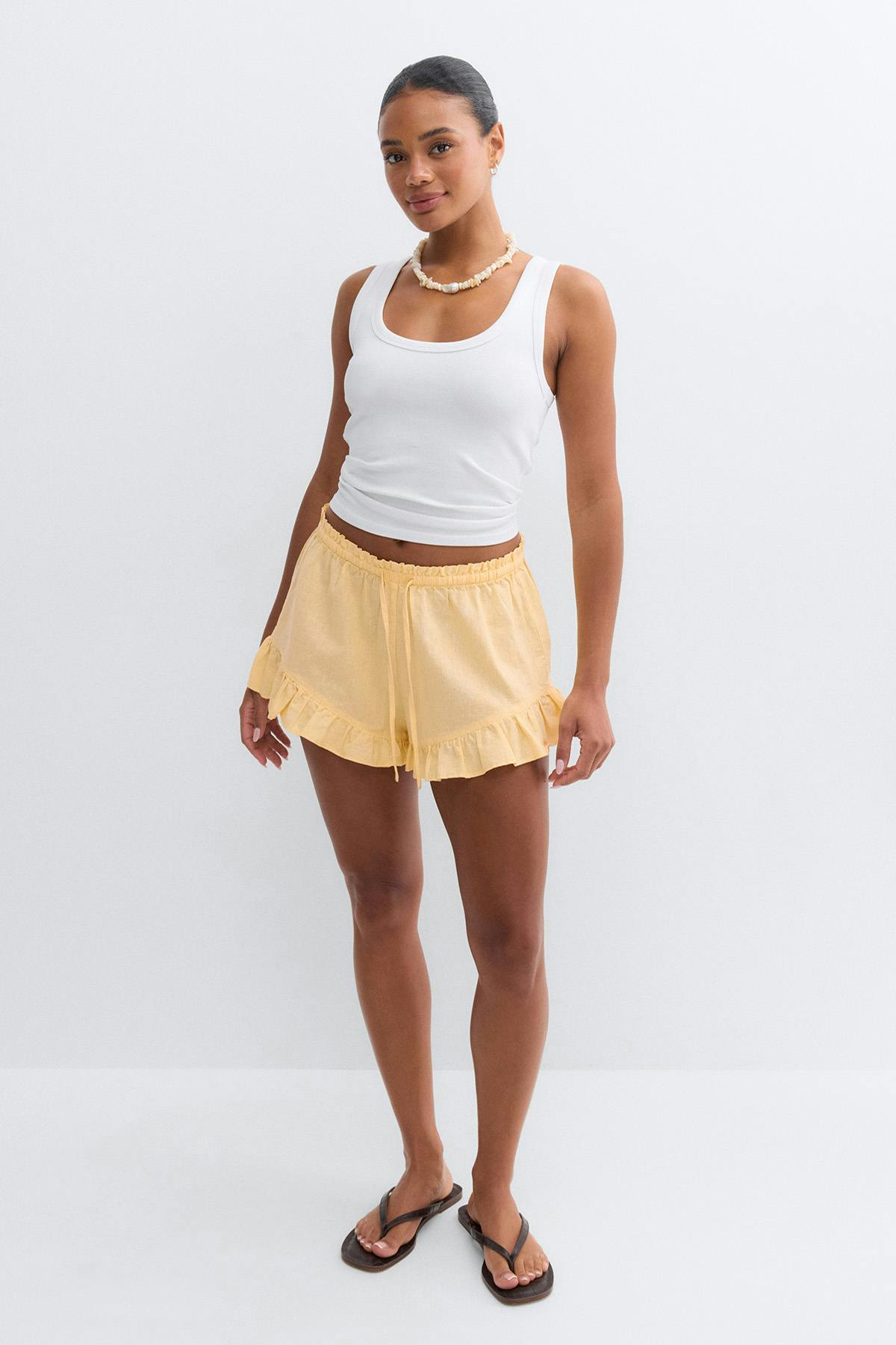 Linen blend frill shorts