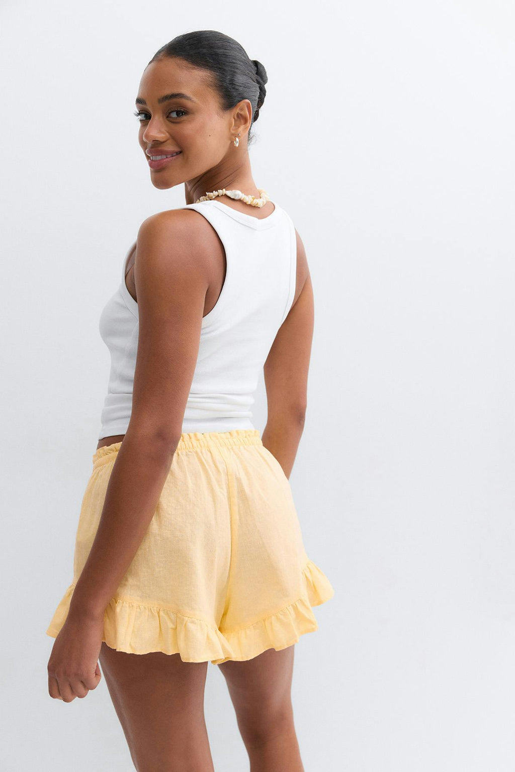 Linen blend frill shorts