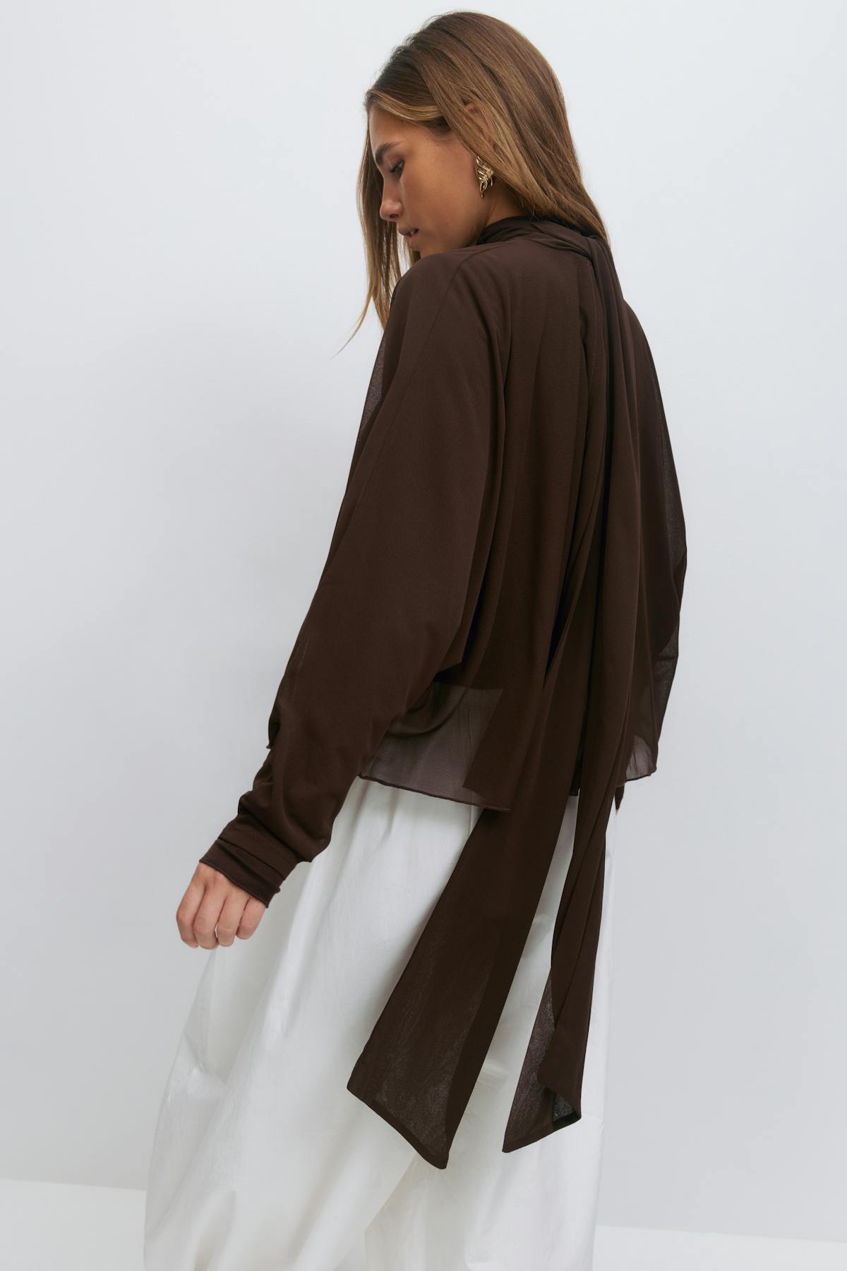 Tie detail top
