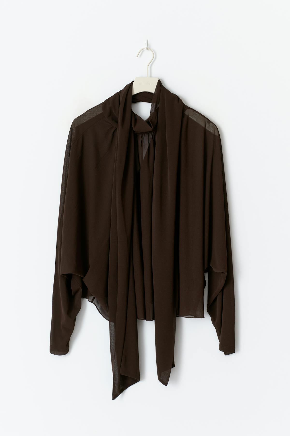 Tie detail top